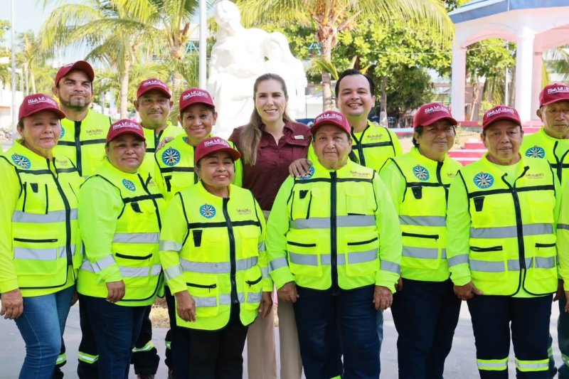 Isla Mujeres: la política también se mide en toneladas