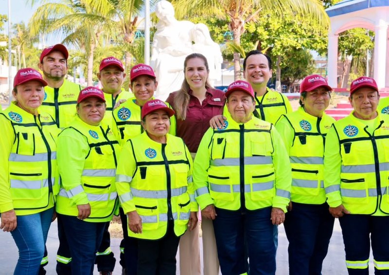 ¡Nuestros Servicios Públicos 🚛 son un referente en todo Quintana Roo! ✨ Detrás de un municipio limp