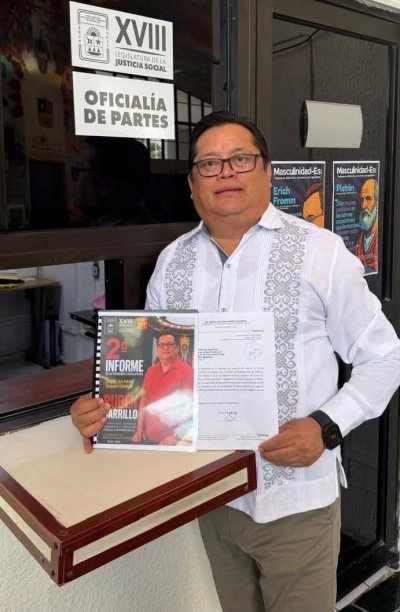 Rubén Carrillo entrega informe y envía señales para 2027