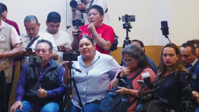 Rueda de prensa en vivo con Eugenio Segura Vázquez