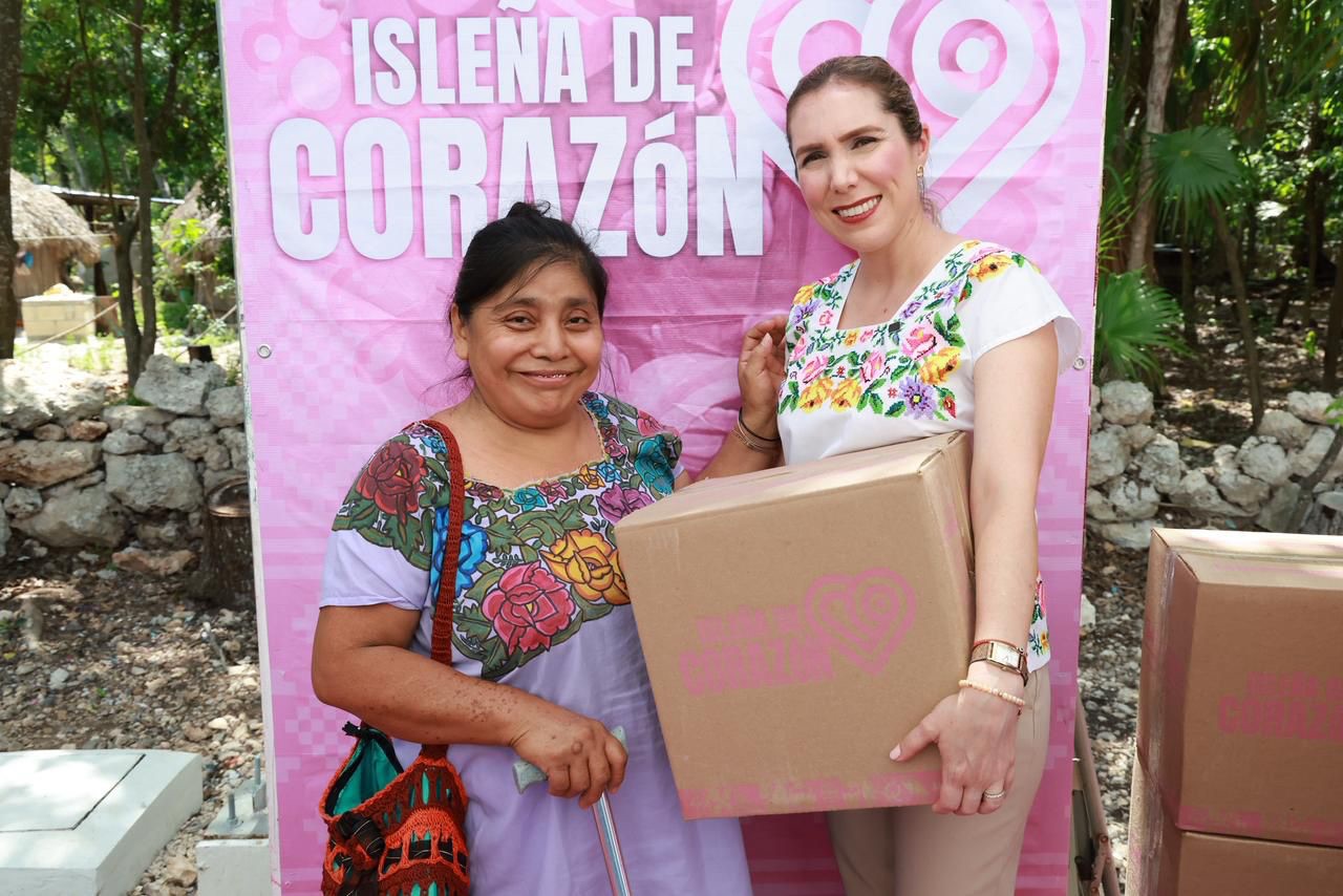 Atenea Gómez Ricalde fortalece apoyo alimentario en Francisco May con programa “Isleña de Corazón”