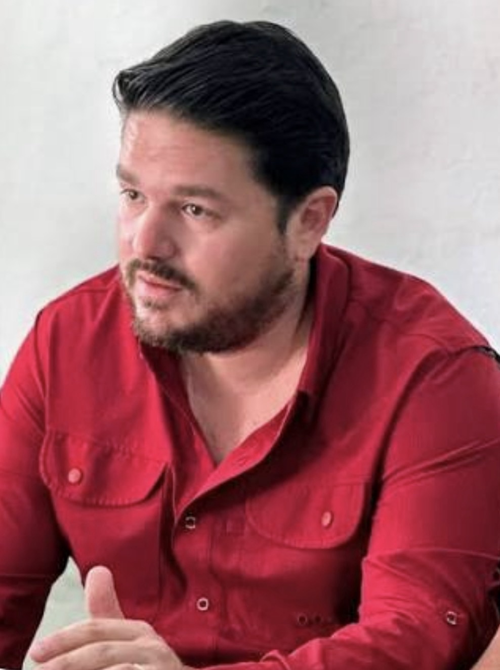 Farid deja el escritorio, pero no la política: Playa del Carmen aparece en el horizonte.