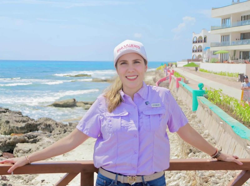 Inician obras de remodelación en el Malecón Oriente con la construcción del "Paseo de las Sirenas" en Isla Mujeres