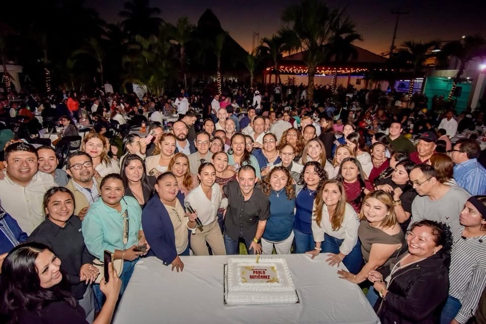 Mientras Cancún arde, Morena parte el pastel