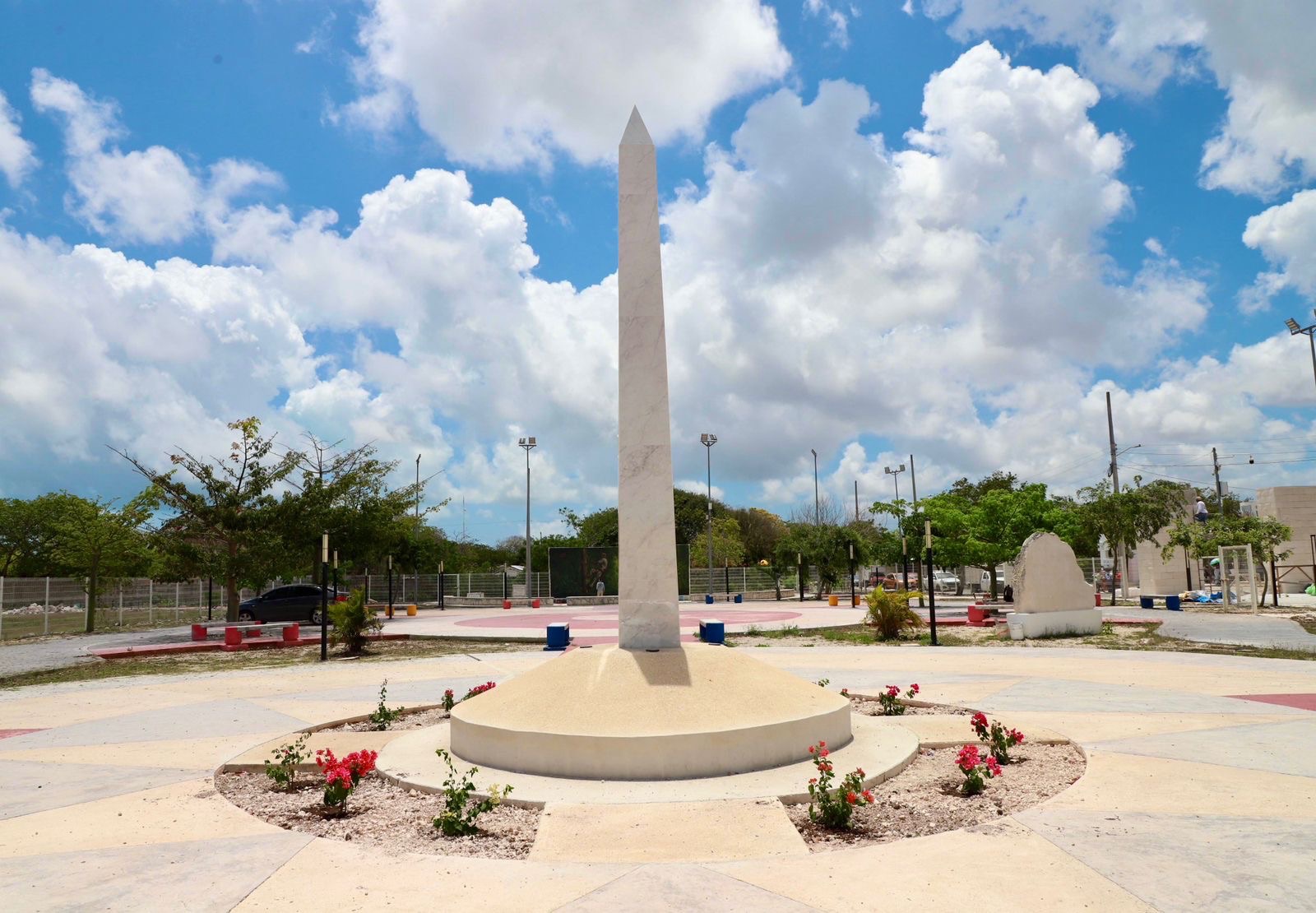Plaza Ejidatarios en la Zona Continental de Isla Mujeres: obra que avanza, no discurso que se repite