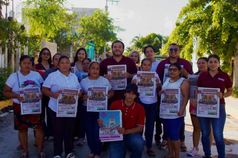 Caminamos por las calles de nuestro municipio, compartiendo el periódico Regeneración, saludando a nuestros vecinos y da...