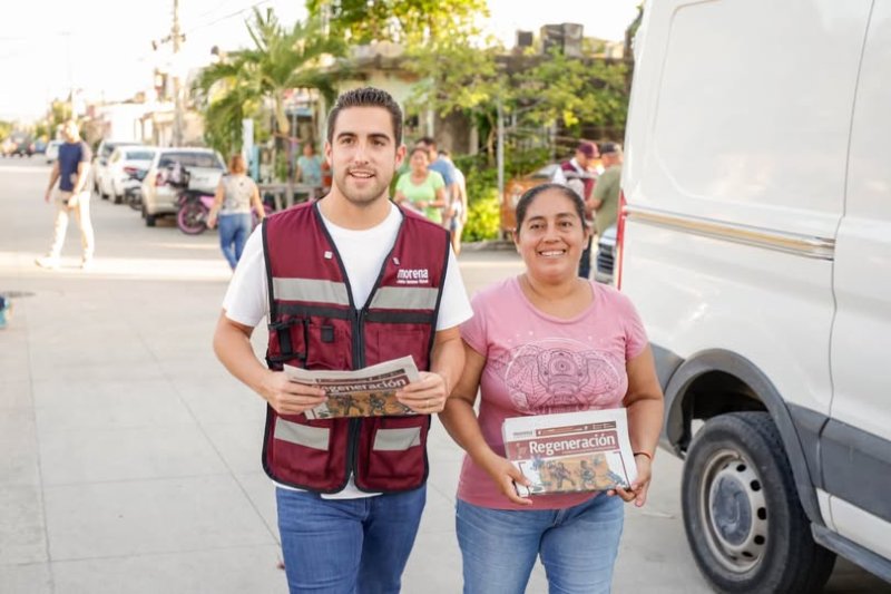 Hoy recorrimos la Región 101 de Cancún, llevando el periódico Regeneración a nuestras vecinas y vecinos, compartiendo in...